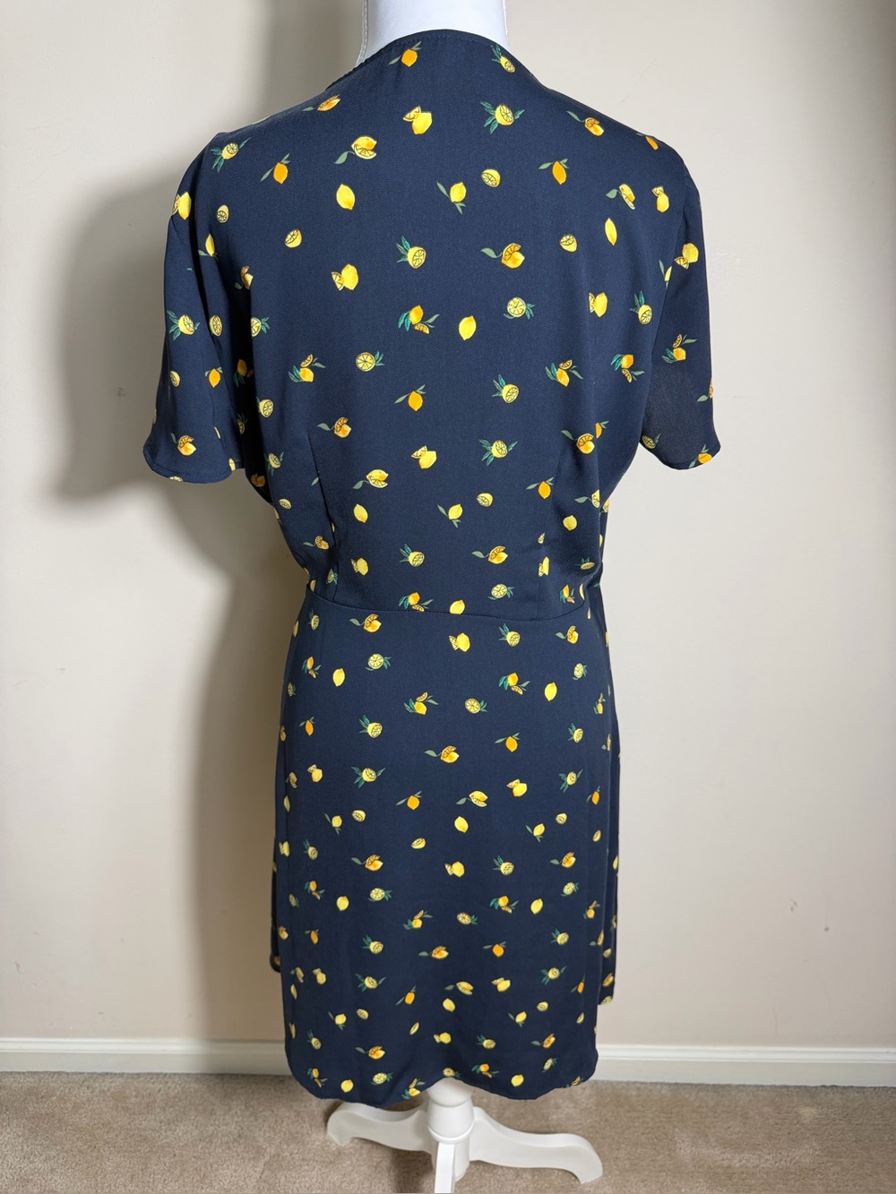 J Crew Navy Mini Drapey Twill Wrap Dress with Lemon Print Size 6 - Picture 3 of 10